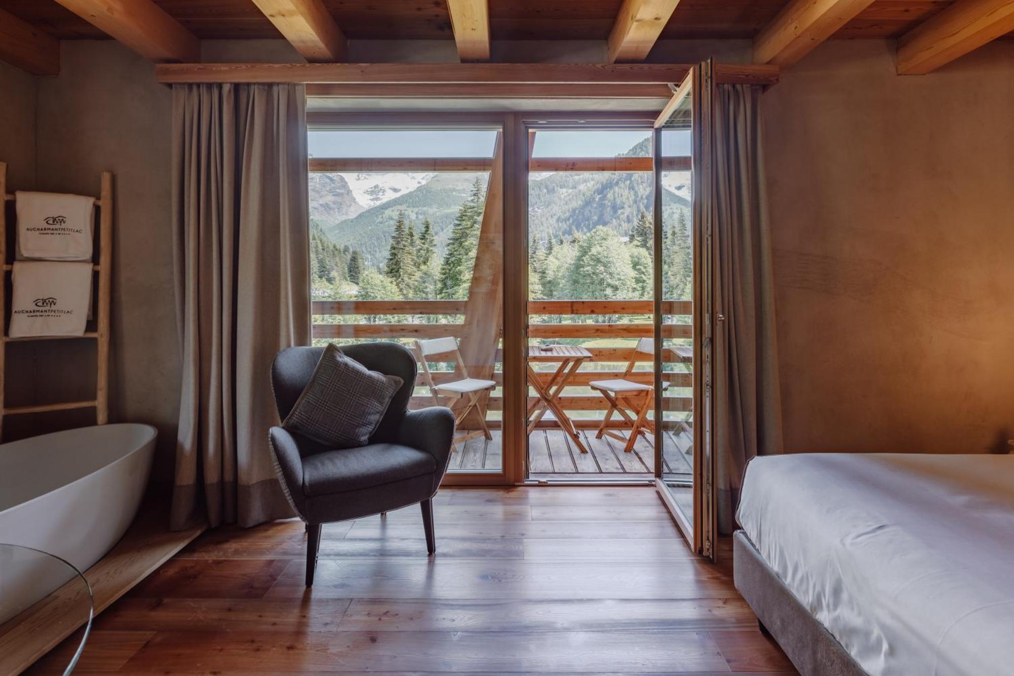 Junior Suite,1533480418:JPEG
